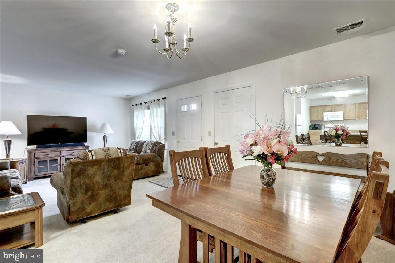3076 Lakefield Road York, PA 17402 - Photo 7 of 24 Gallery Image 7