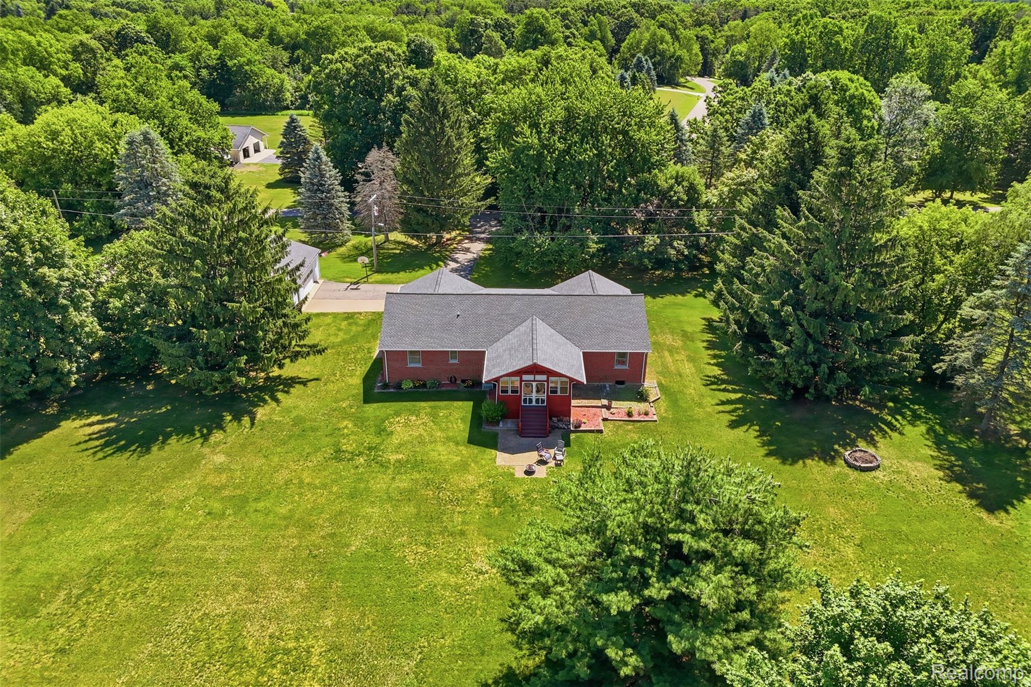 3843 Hooker Road Pinckney, MI 48169 - Photo 33 of 37 43_3843 hooker rd-43.jpg