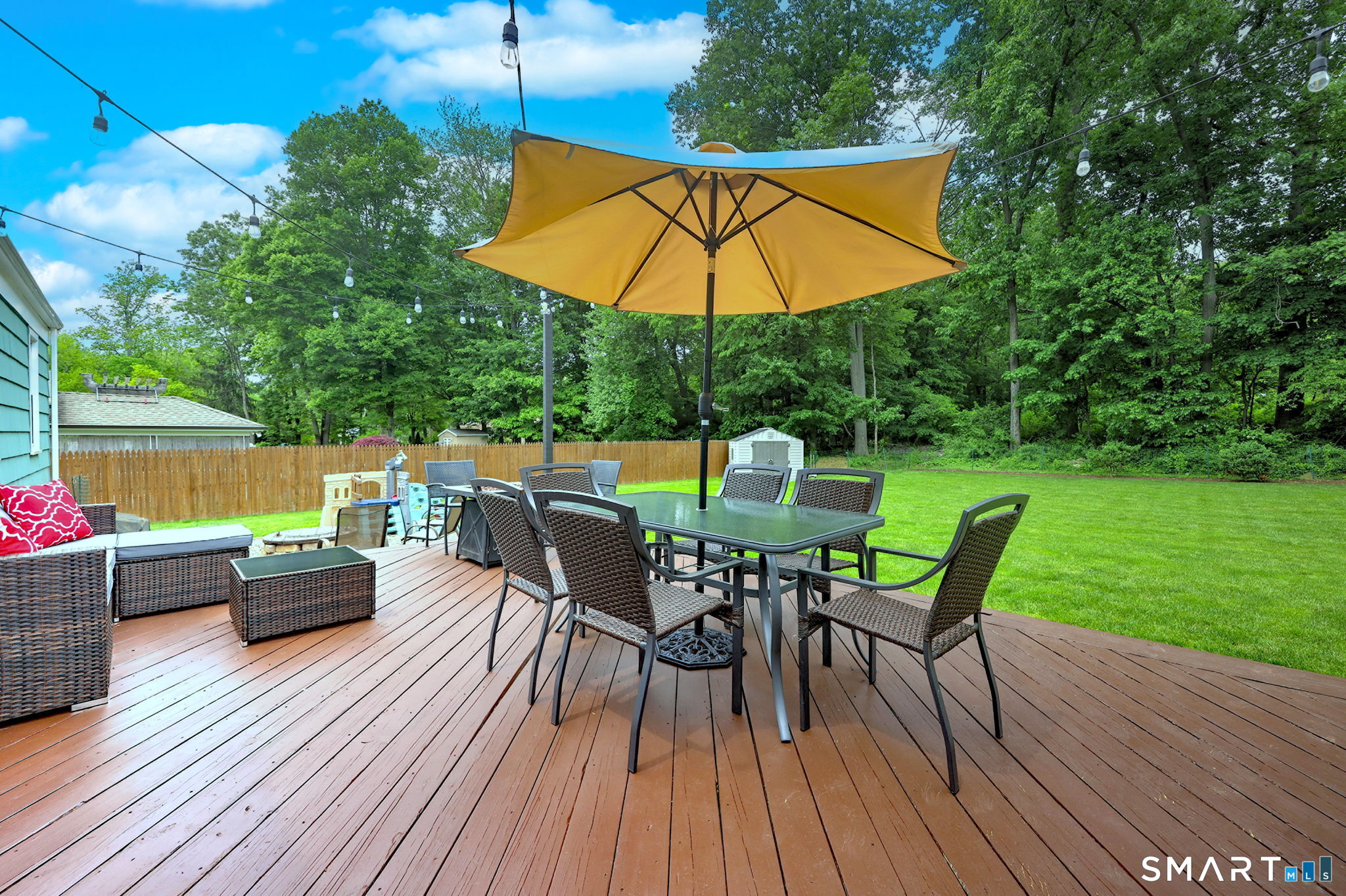 78 Blackhouse Road Trumbull, CT 06611 - Photo 5 of 37
