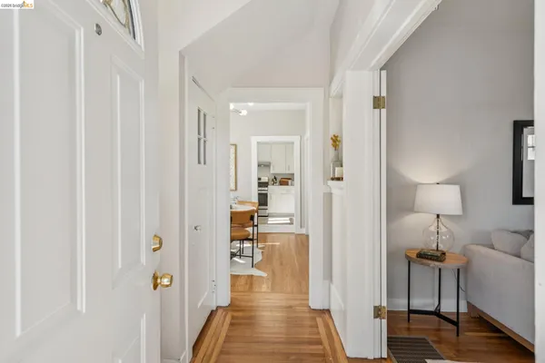 $895,000 | 480 61st Street, Oakland, CA 94609