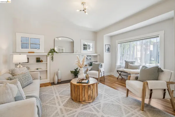 $895,000 | 480 61st Street, Oakland, CA 94609