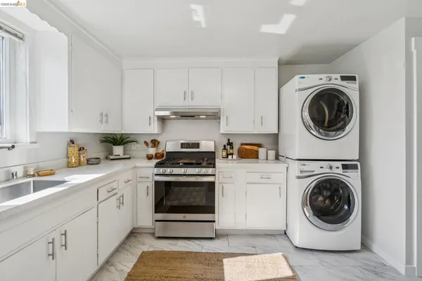 $895,000 | 480 61st Street, Oakland, CA 94609