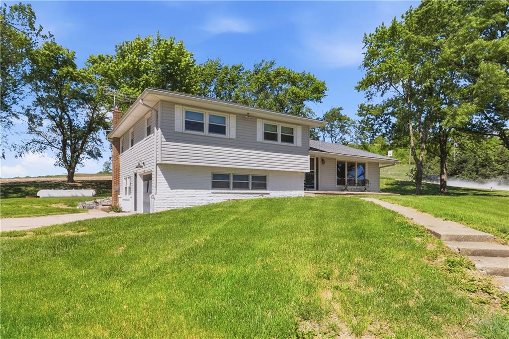 17429 Coffin Road Leavenworth, KS 66048 - Photo 2 of 35