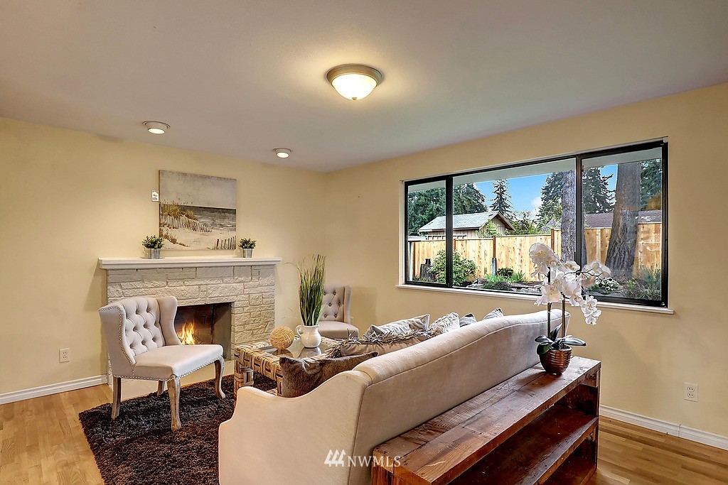 8113 215th Place Southwest Edmonds, WA 98026 - Photo 8 of 18 Gallery Image 8