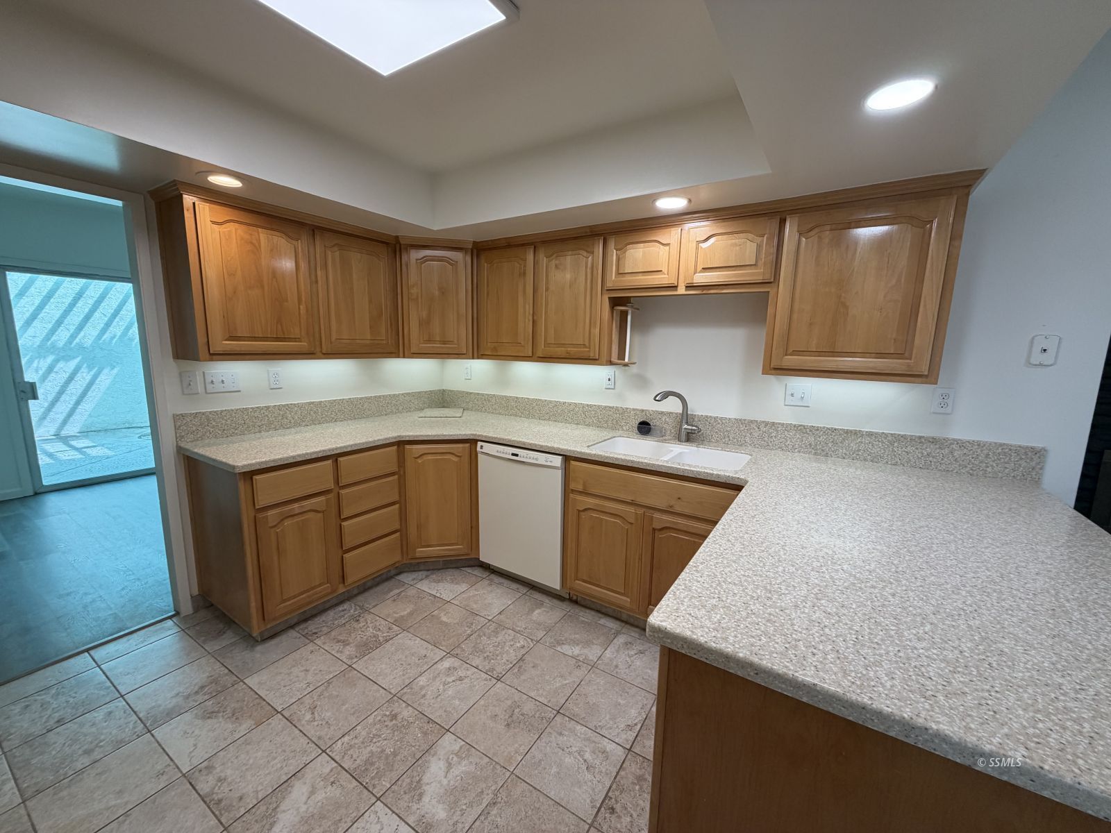246 Drummond Avenue, Unit A Ridgecrest, CA 93555 - Photo 7 of 27