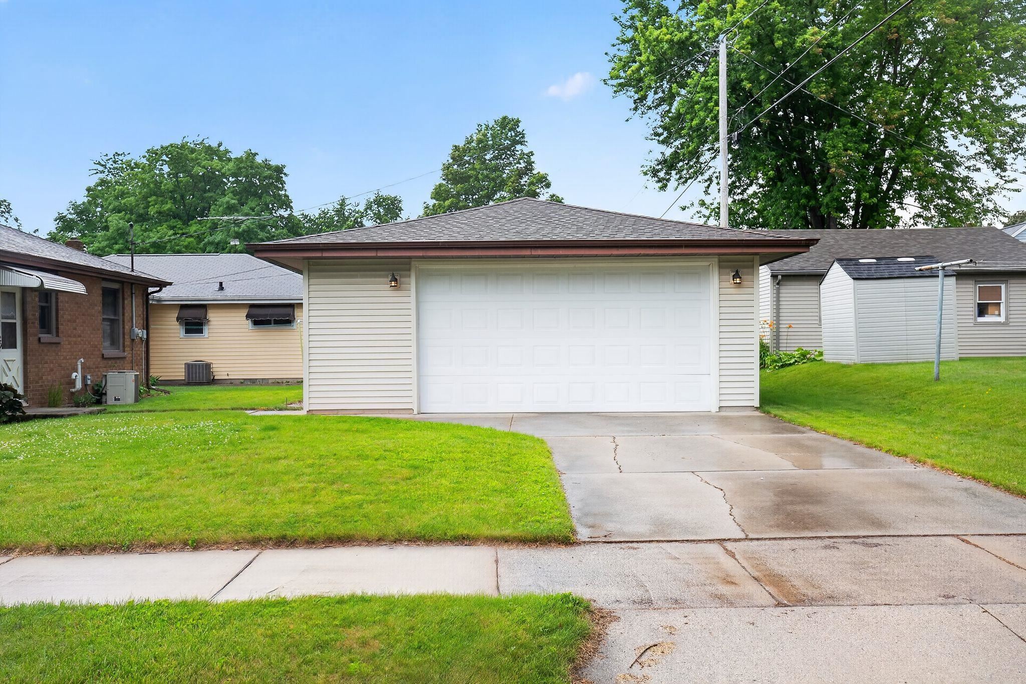 926 East Byrd Street Appleton, WI 54911 - Photo 30 of 34