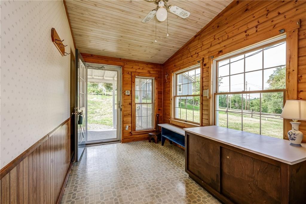 368 Locust Hill Road Cheswick, PA 15024 - Photo 4 of 25 Gallery Image 4