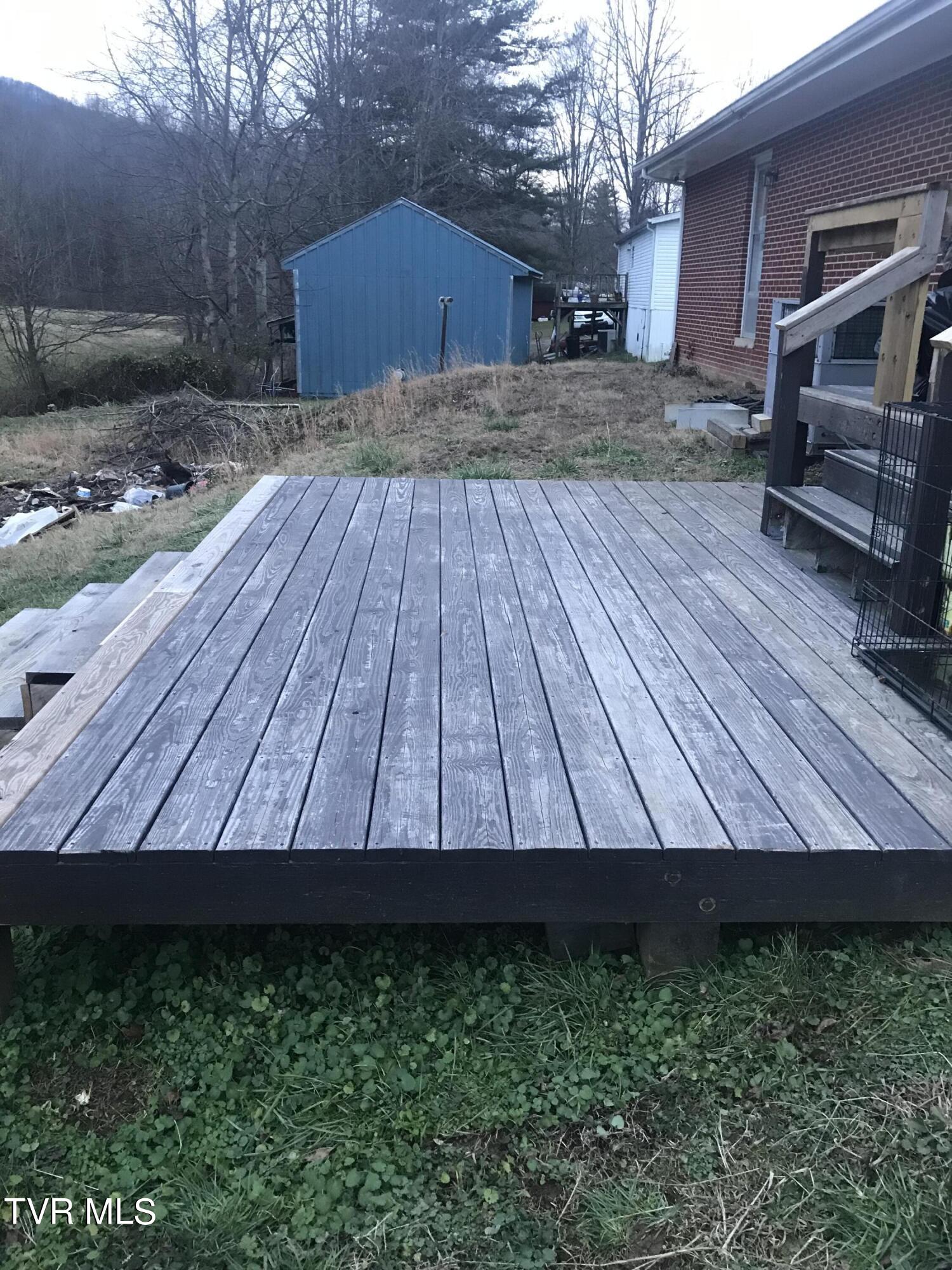 1162 Blue Springs Road Elizabethton, TN 37643 - Photo 29 of 38 LOWER DECK