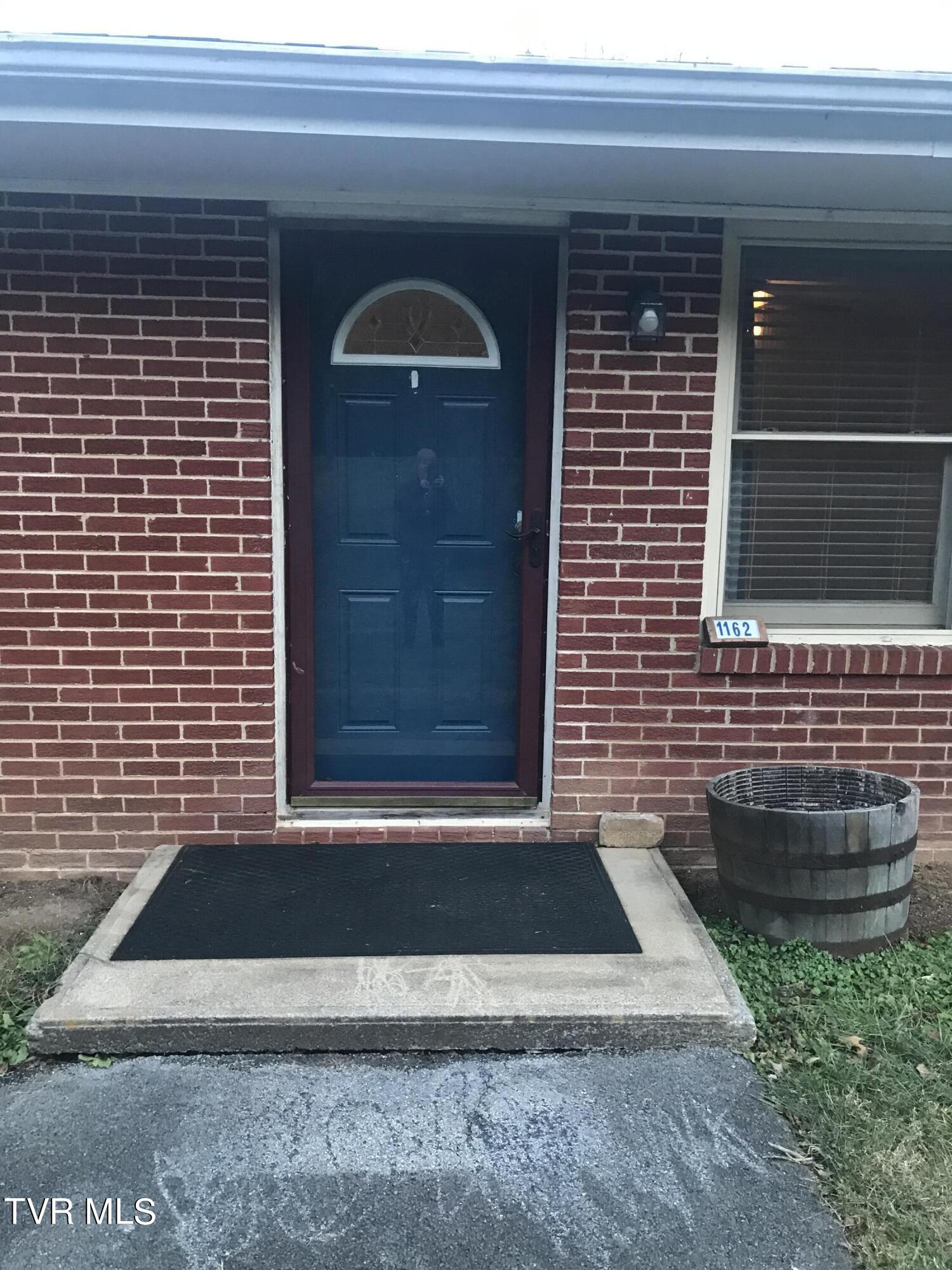1162 Blue Springs Road Elizabethton, TN 37643 - Photo 3 of 38 FRONT DOOR 1162