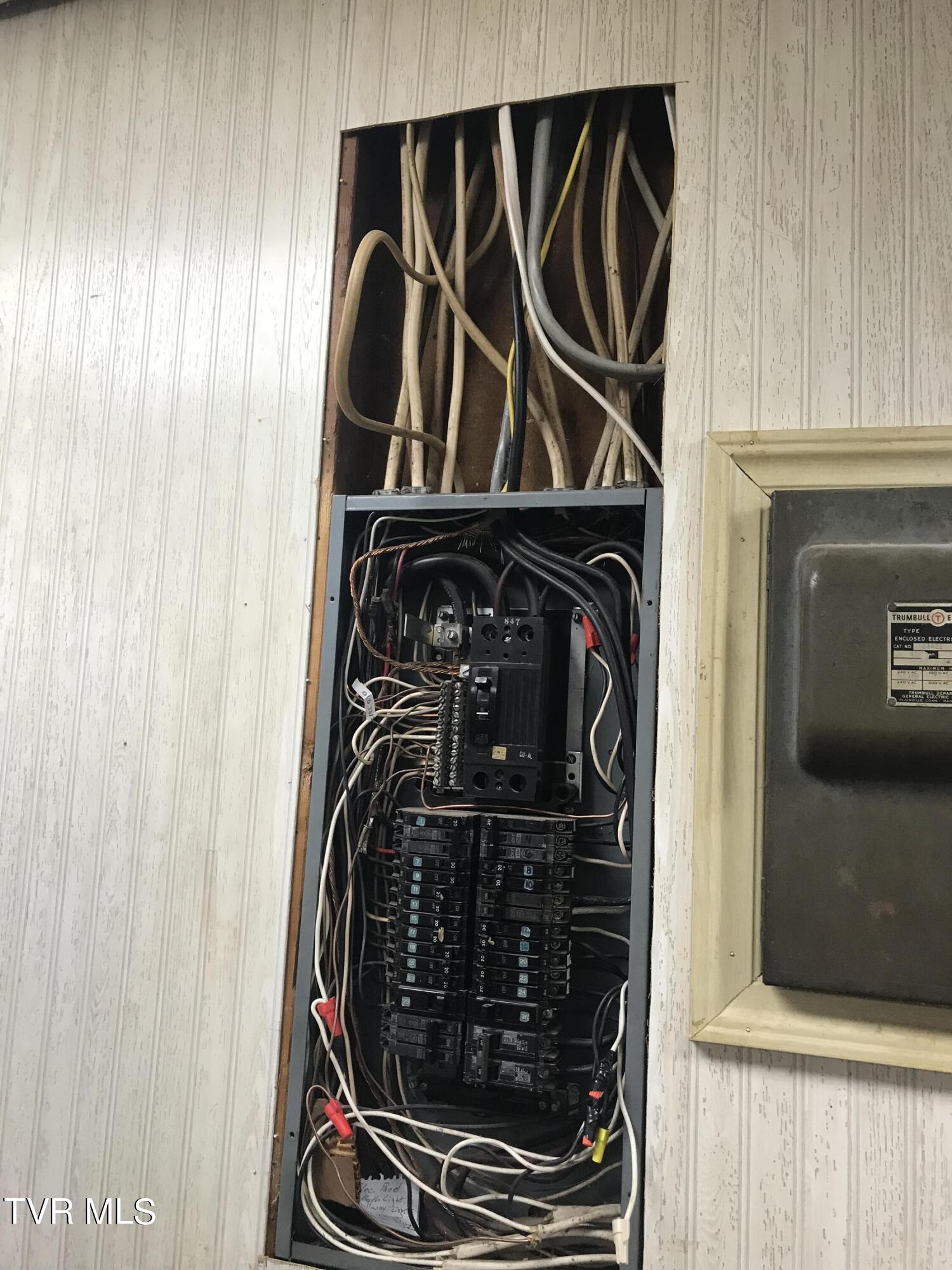 1162 Blue Springs Road Elizabethton, TN 37643 - Photo 35 of 38 ELECTRIC PANEL