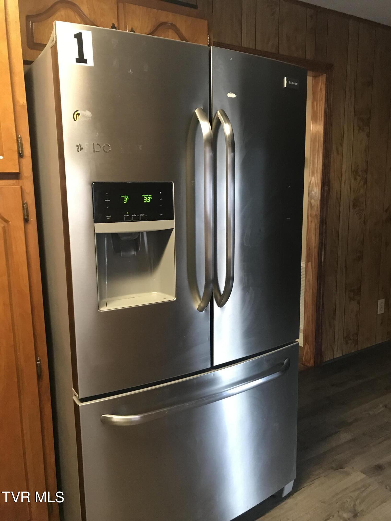1162 Blue Springs Road Elizabethton, TN 37643 - Photo 9 of 38 SS REFRIGERATOR