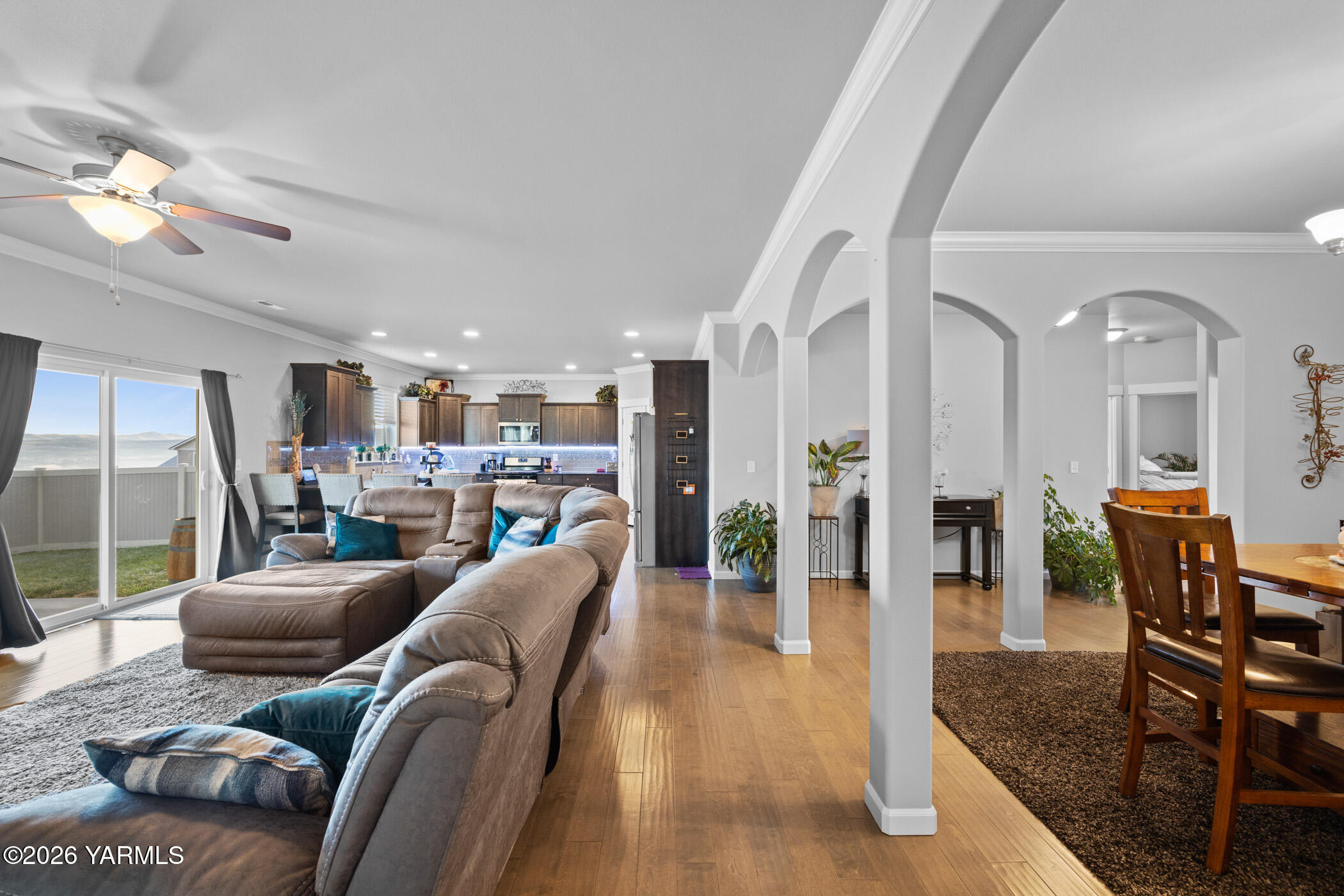 1425 Valhalla Loop Selah, WA 98942 - Photo 22 of 33 MAIN AREA WIDE VIEW