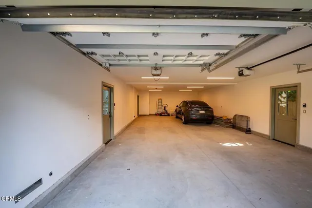 a view of a garage
