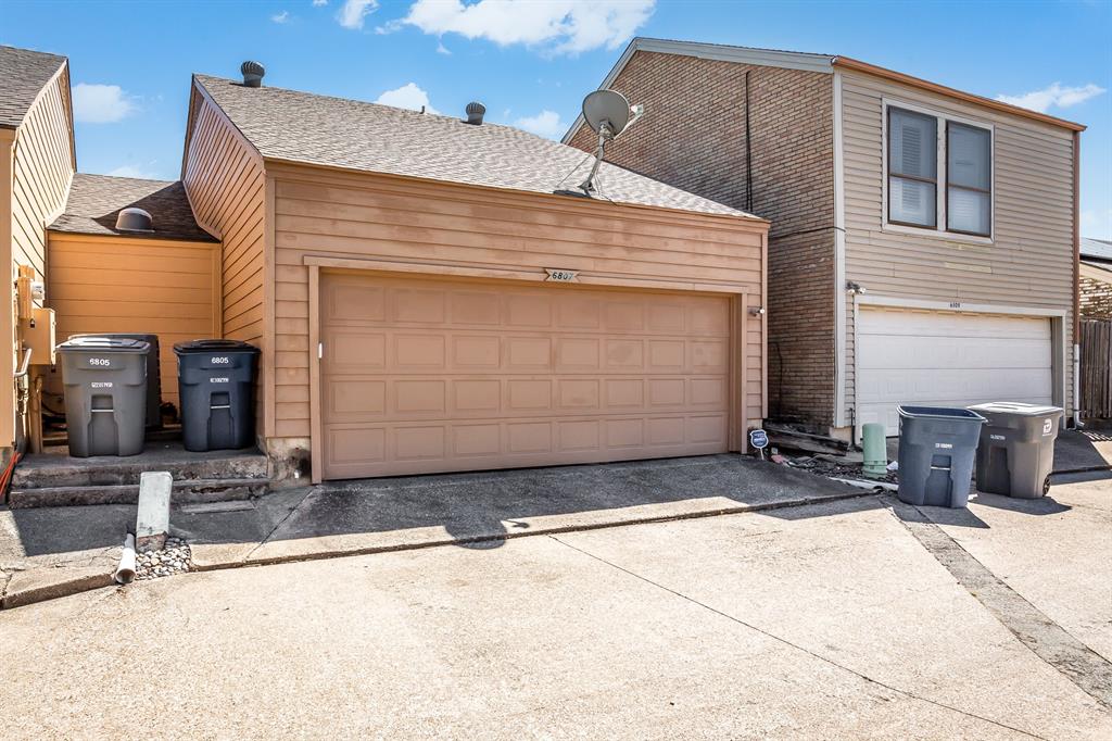 6807 Anglebluff Circle Dallas, TX 75248 - Photo 26 of 28 a front view of a house