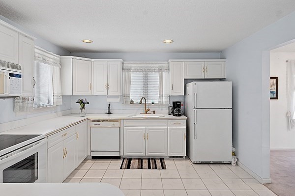 44 Hampshire Road Peabody, MA 01960 - Photo 13 of 40 Gallery Image 13