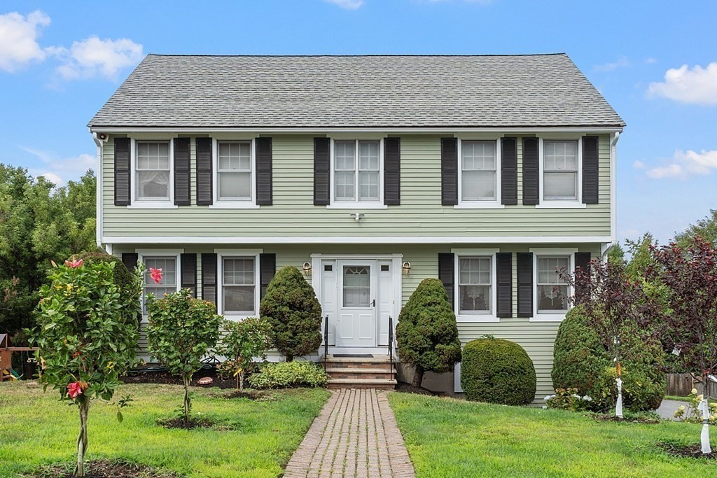 44 Hampshire Road Peabody, MA 01960 - Photo 2 of 40 Gallery Image 2