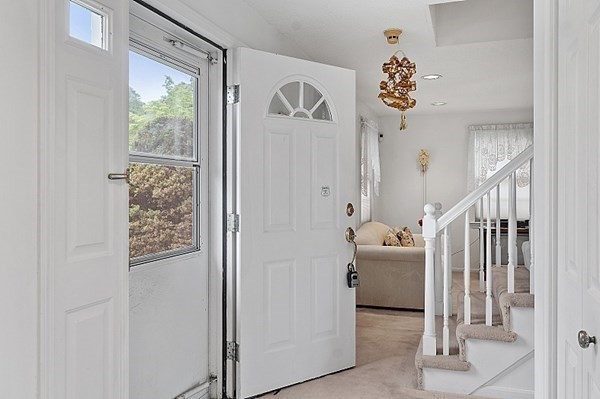 44 Hampshire Road Peabody, MA 01960 - Photo 3 of 40 Gallery Image 3