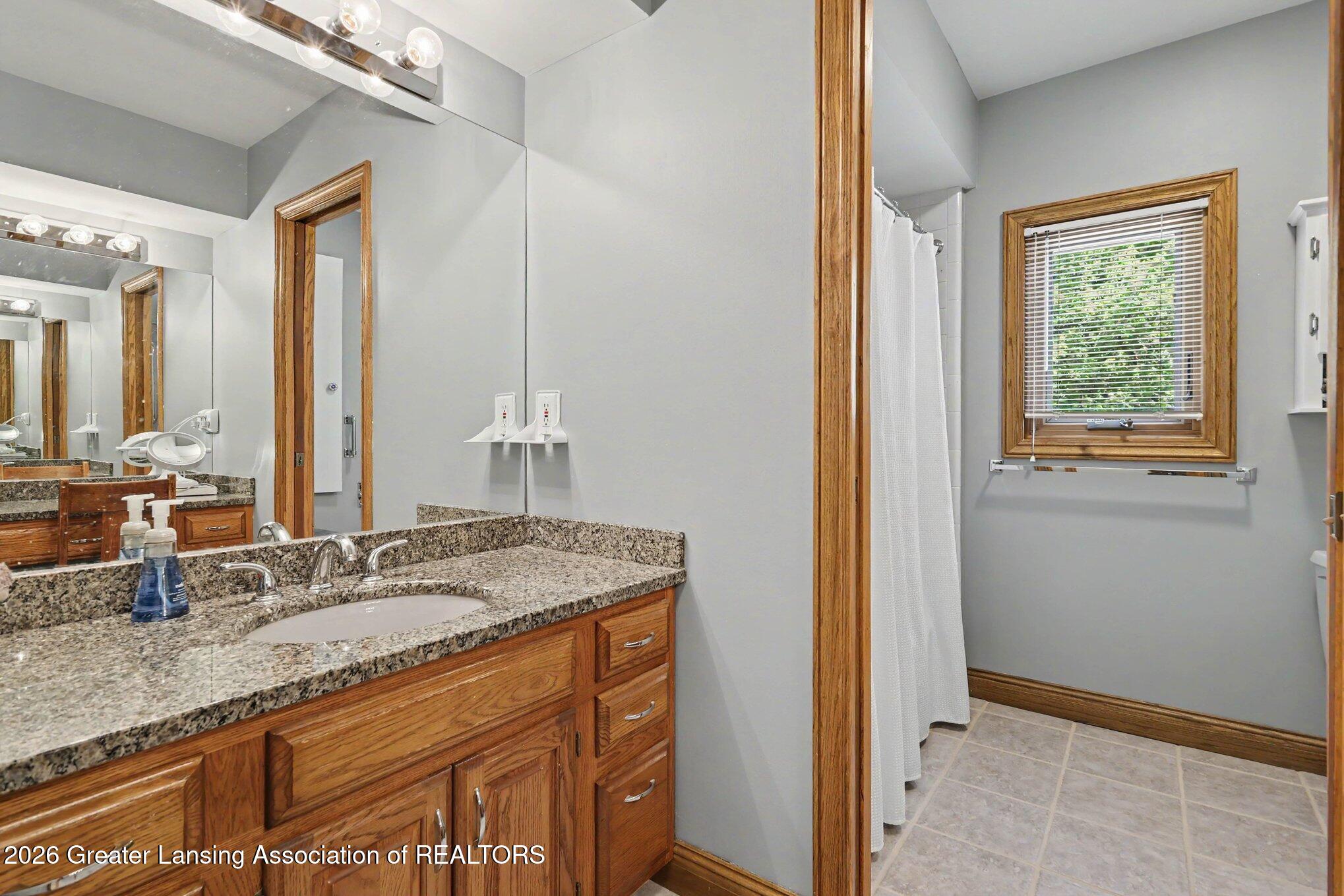 905 West Dansville Road Mason, MI 48854 - Photo 20 of 50 Main Bath