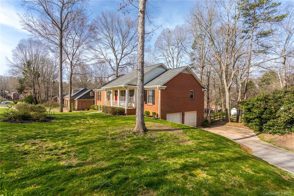 403 Neill Ridge Road Matthews, NC 28105 - Photo 4 of 40