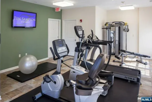 $2,450 | 10 Sampson Street, Saddle Brook, NJ 07663