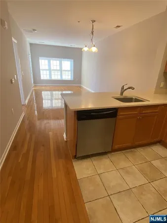 $2,450 | 10 Sampson Street, Saddle Brook, NJ 07663