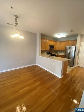 $2,450 | 10 Sampson Street, Saddle Brook, NJ 07663