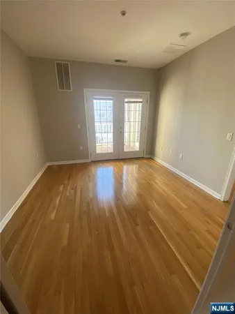 $2,450 | 10 Sampson Street, Saddle Brook, NJ 07663