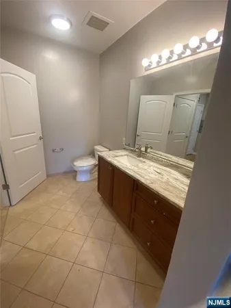 $2,450 | 10 Sampson Street, Saddle Brook, NJ 07663