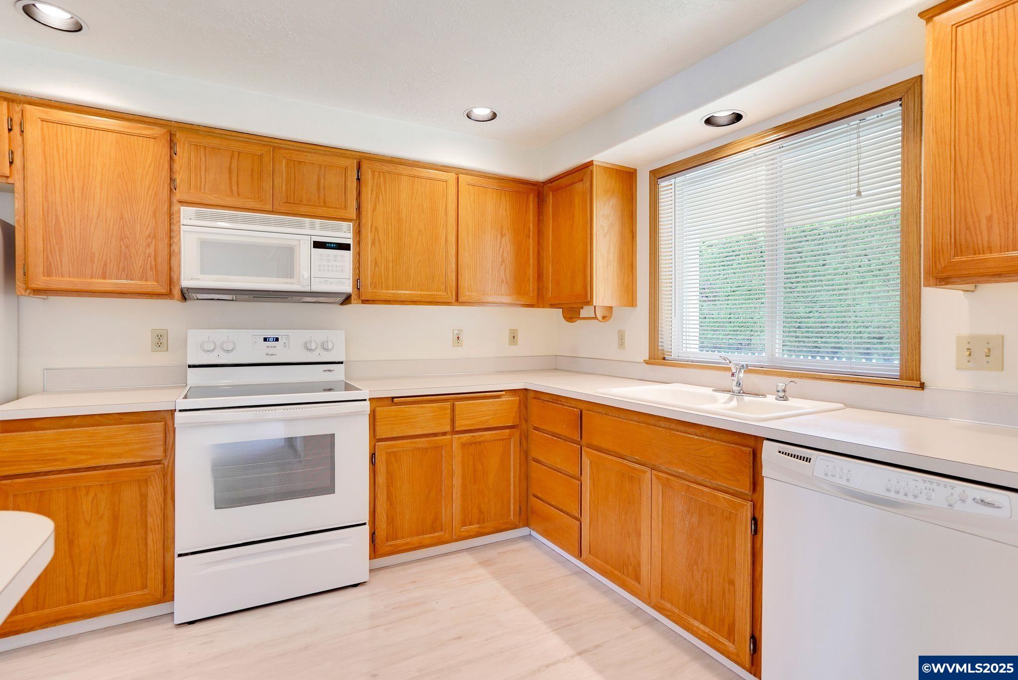 368 Ridgeview Drive North Keizer, OR 97303 - Photo 9 of 23 Gallery Image 9