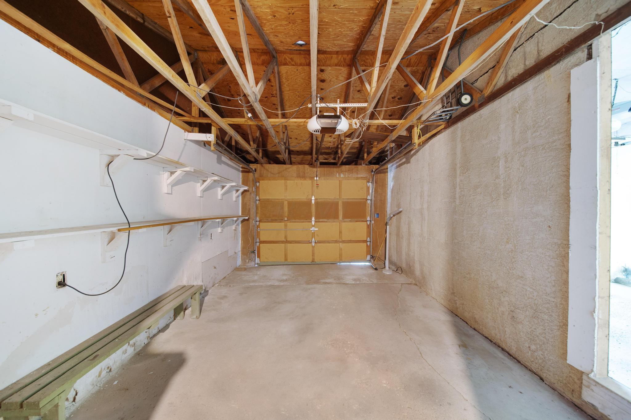 366 Alton Road Galloway, OH 43119 - Photo 24 of 28 second garage bay