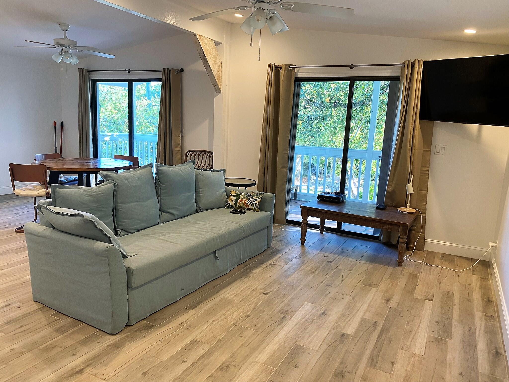 27035 Dolphin Road Summerland Key, FL 33042 - Photo 3 of 15 27035 Dolphin Living Room