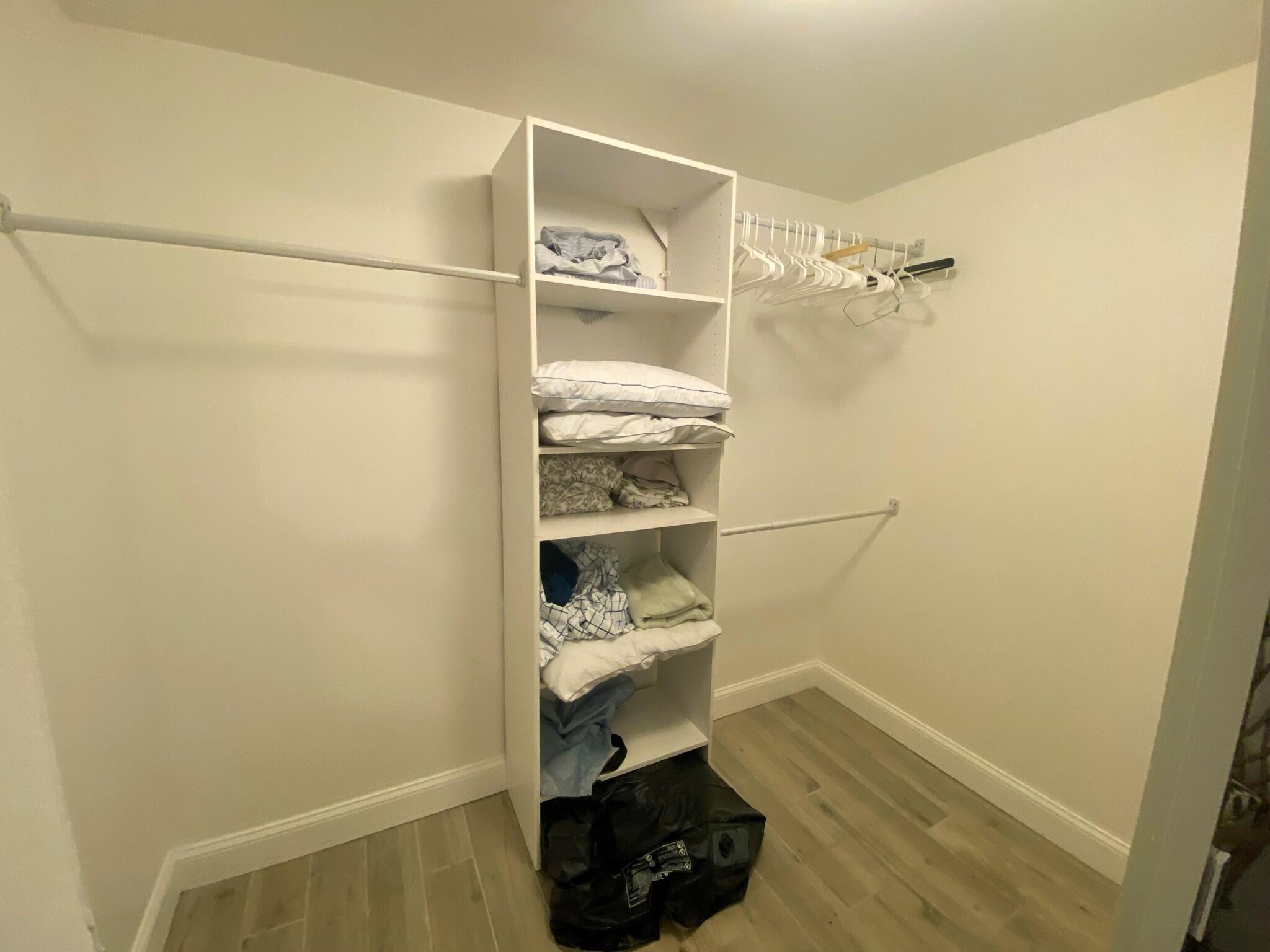 27035 Dolphin Road Summerland Key, FL 33042 - Photo 6 of 15 27035 Dolphin Walk in closet
