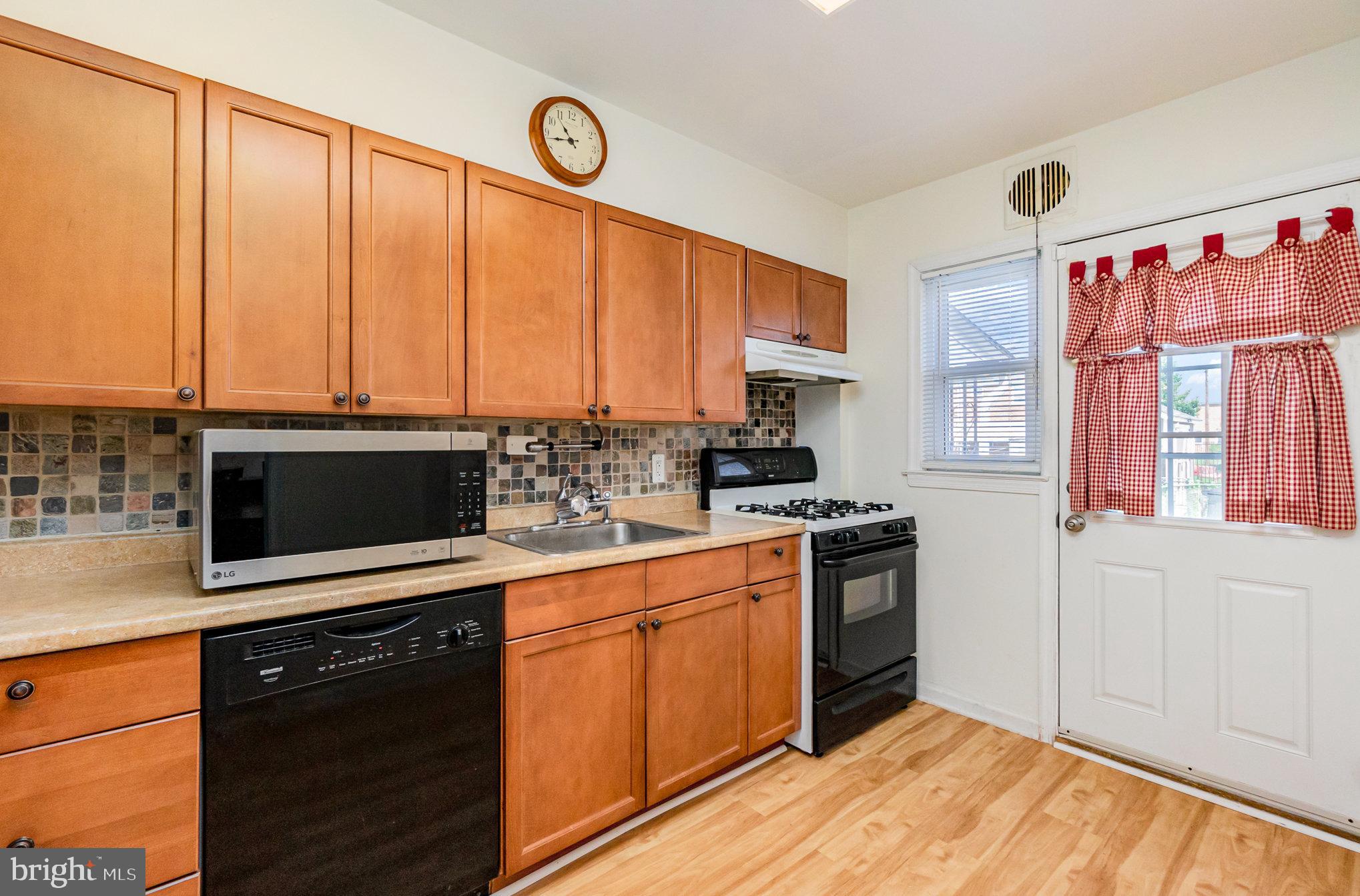 7252 Stratton Way Baltimore, MD 21224 - Photo 7 of 26 Gallery Image 7