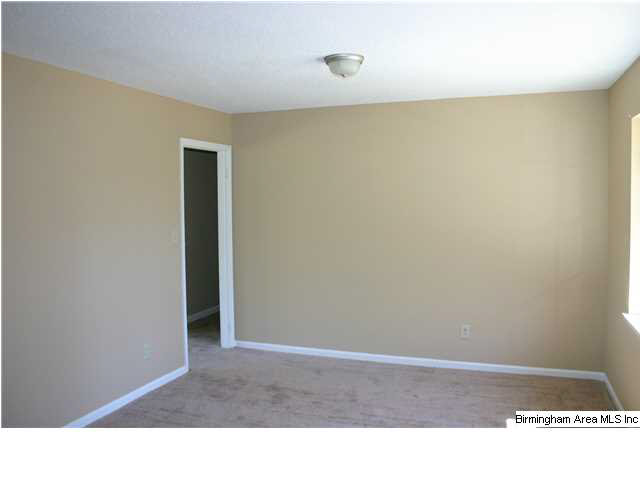 149 Greenridge Road Hueytown, AL 35023 - Photo 3 of 15