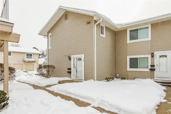$199,900 | 519 Eastbrooke Lane, Brighton, NY 14618