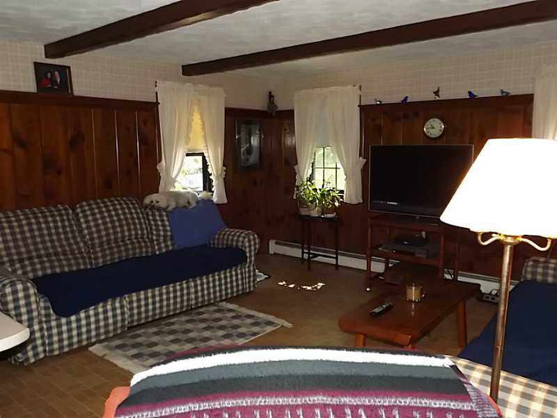 133 Stone Dam Road Glocester, RI 02857 - Photo 20 of 24 Den/Family/Great Room.
