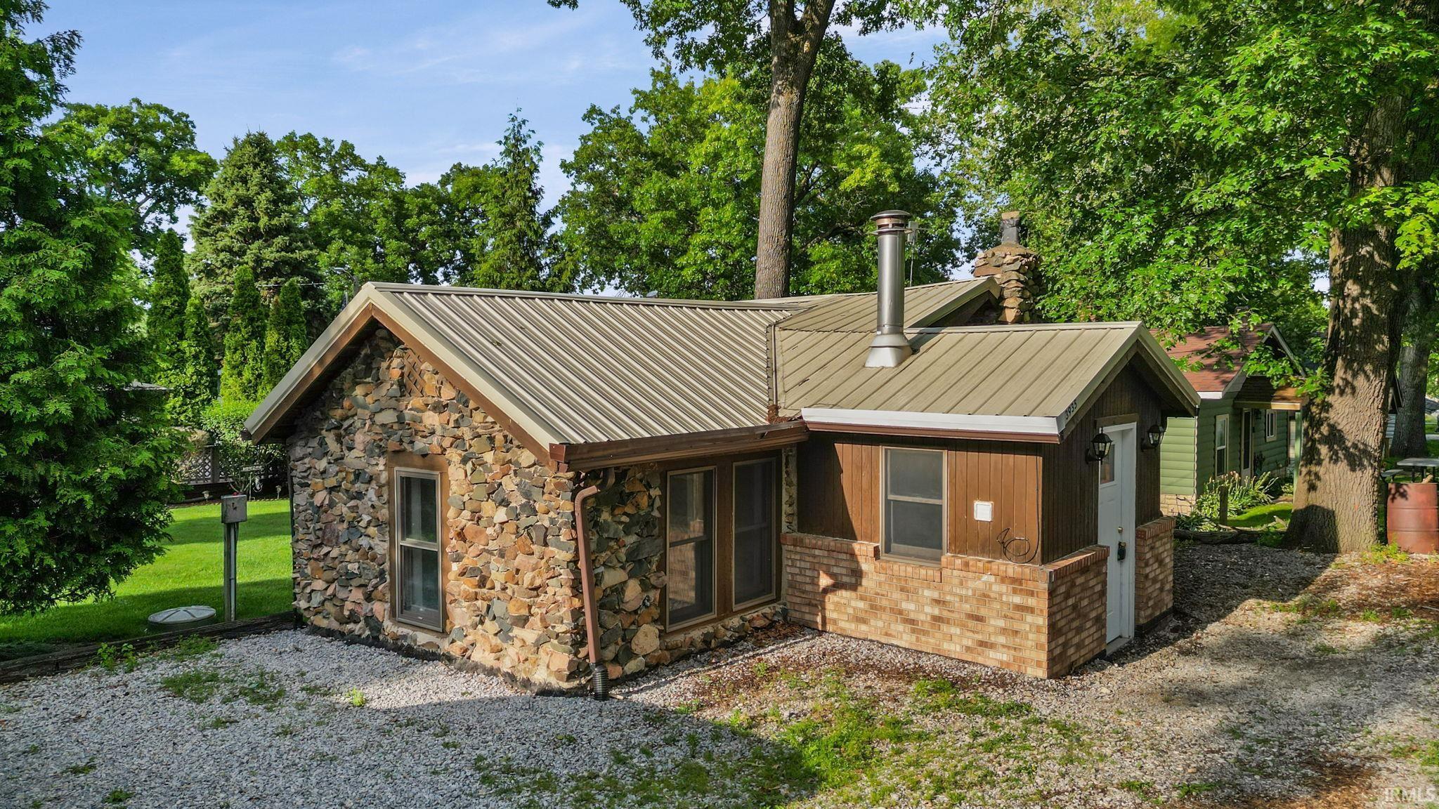 3935 East Parses Road Monticello, IN 47960 - Photo 2 of 34