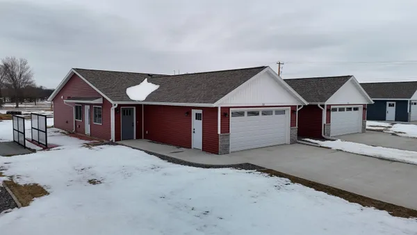$1,725,000 | 703-747 Stelting, Sparta, WI 54656