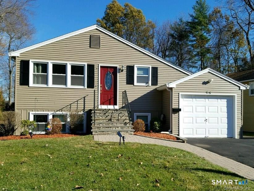 54 Berkshire Road West Hartford, CT 06107 - Photo 1 of 26 Welcome home to 54 Berkshire Raad!
