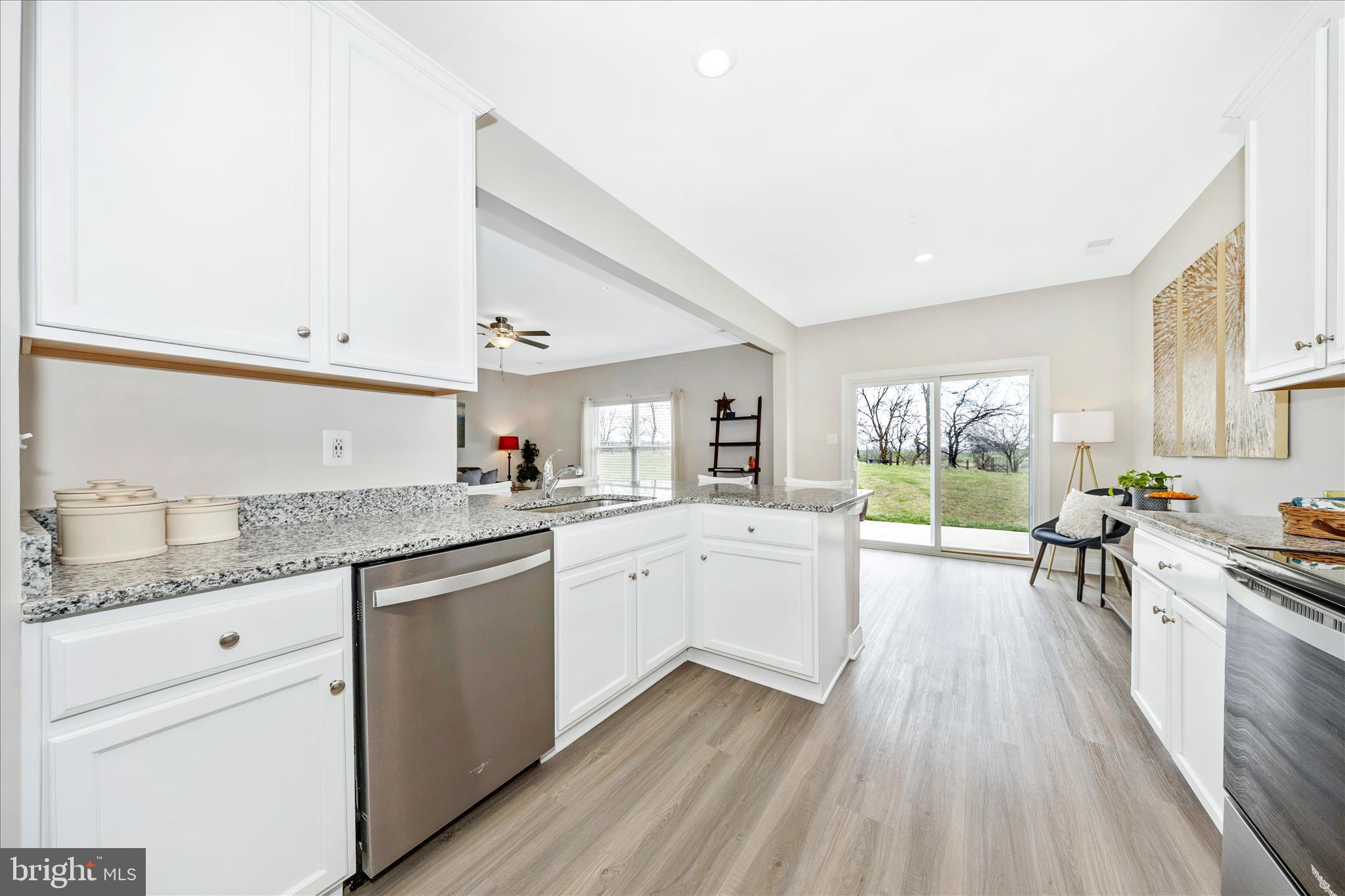 10026 Roulette Drive Hagerstown, MD 21740 - Photo 23 of 73 Kitchen