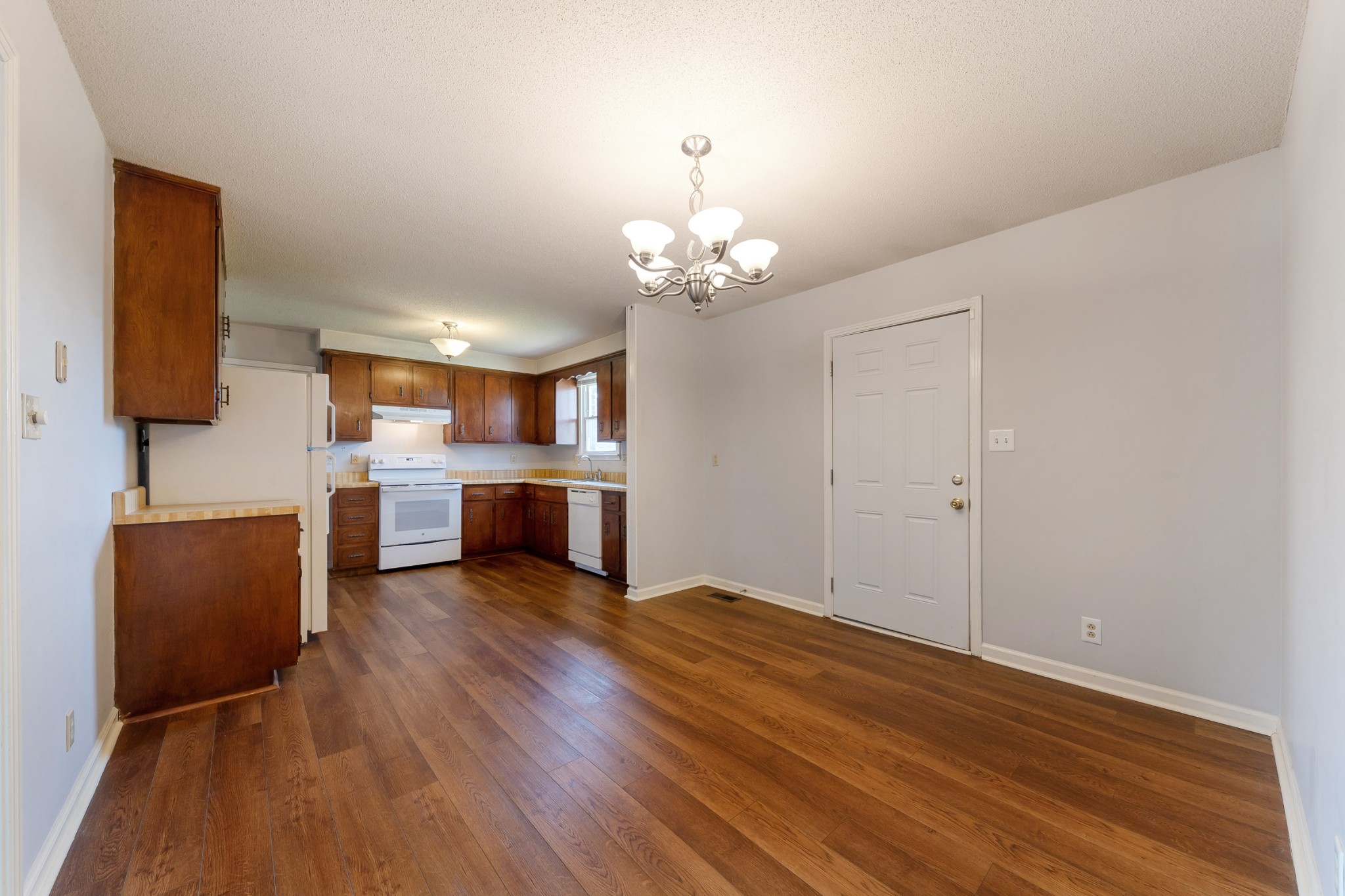 1606 Bevard Road Clarksville, TN 37042 - Photo 4 of 13 Gallery Image 4
