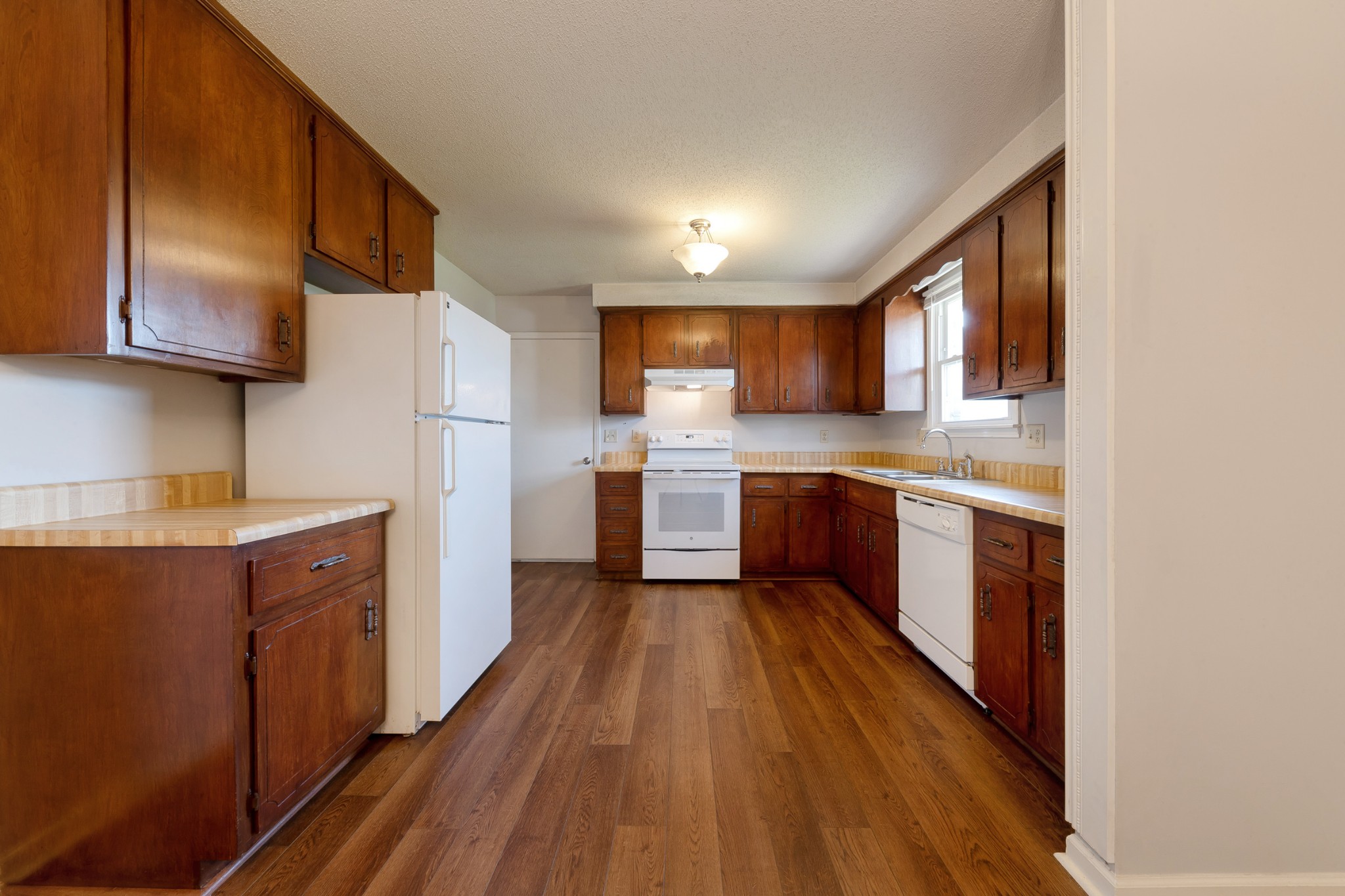1606 Bevard Road Clarksville, TN 37042 - Photo 5 of 13 Gallery Image 5