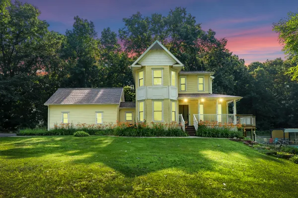 $450,000 | 1070 North 3rd Street, Kalamazoo, MI 49009