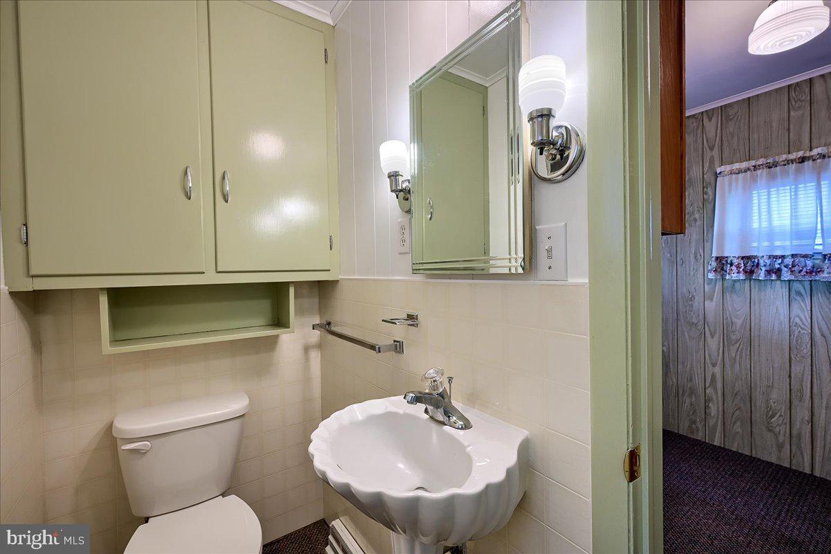 39 North Reamstown Road Reamstown, PA 17567 - Photo 5 of 32 Bathroom