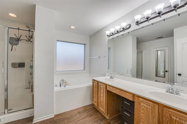 $550,000 | 300 Springfield Lane, Red Oak, TX 75165