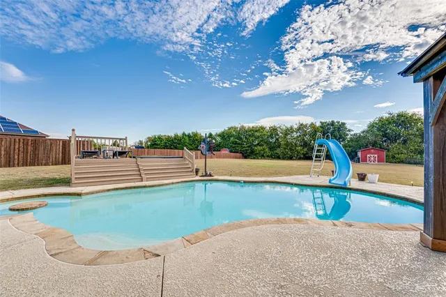 $550,000 | 300 Springfield Lane, Red Oak, TX 75165