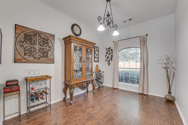 $550,000 | 300 Springfield Lane, Red Oak, TX 75165