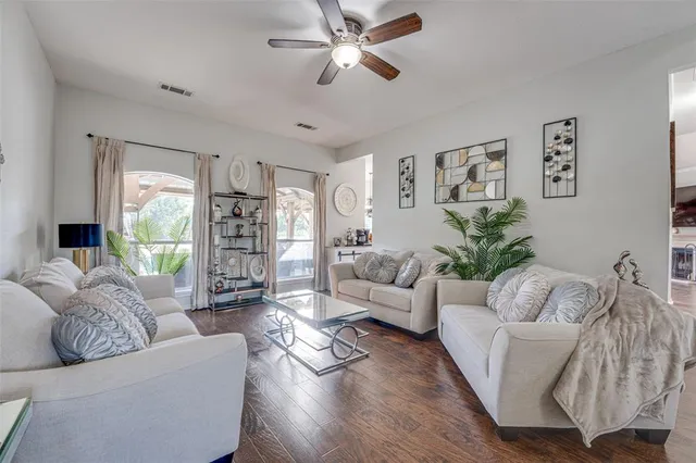 $550,000 | 300 Springfield Lane, Red Oak, TX 75165