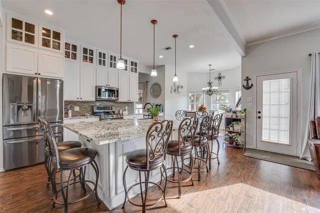 $550,000 | 300 Springfield Lane, Red Oak, TX 75165