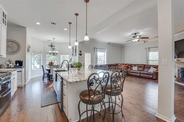 $550,000 | 300 Springfield Lane, Red Oak, TX 75165